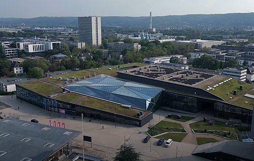 PLATH Intelligence Day 2023 in Bonn - Über 450 Gäste aus Regierung, Verteidigung, Industrie und Wissenschaft. Veranstaltung vor AOC Europe mit zwölf Rednern zu landgestützter Aufklärung, ISR und maritimer Aufklärung. Blick in die Zukunft des Aufklärungsbereichs. Video: PLATH Intelligence Day 2023 (YouTube).